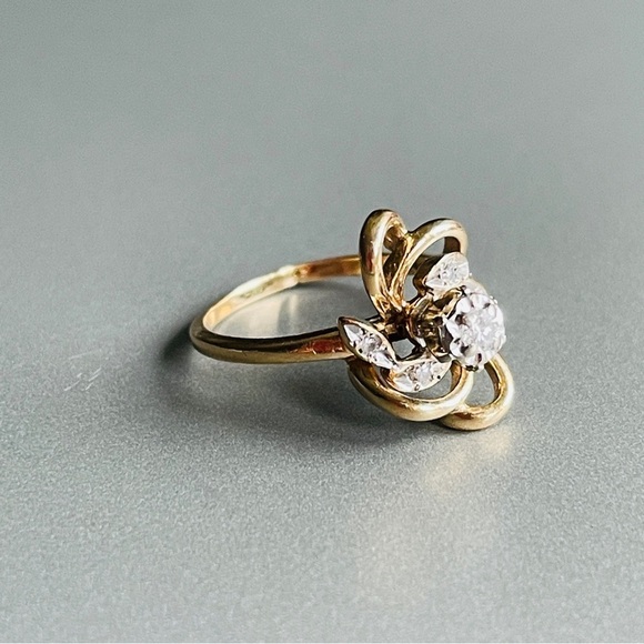 10k Yellow Gold Natural Diamond Swirl Design Vintage Ring - Picture 6 of 12